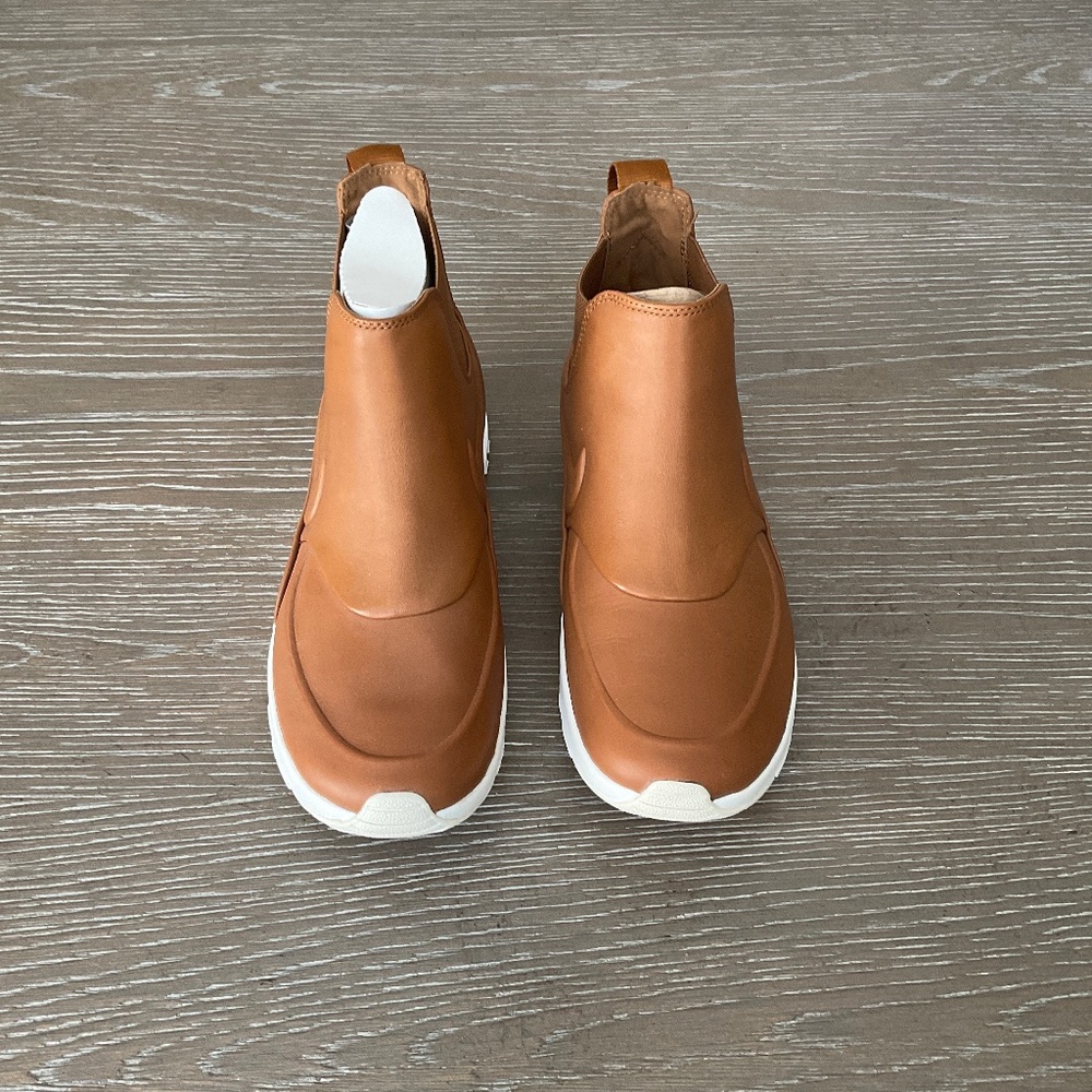 Nike Air Max Thea mid brown sneaker, boots,, size 11